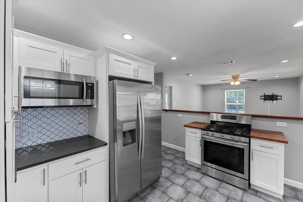 902 S Ewing Ave - Photo 7 of 40