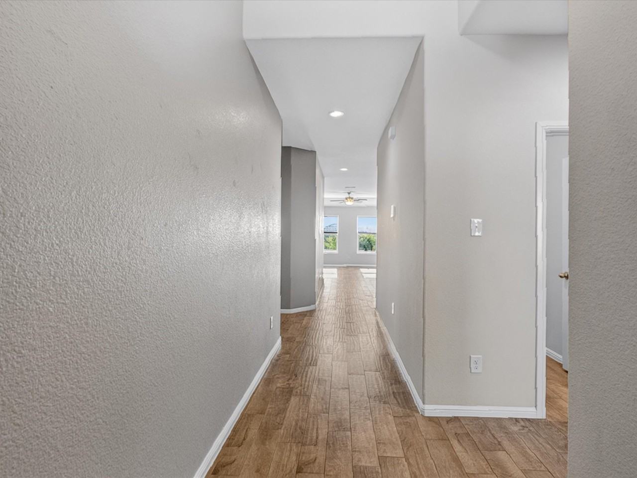 2225 Blythwood Trl - Photo 4 of 31
