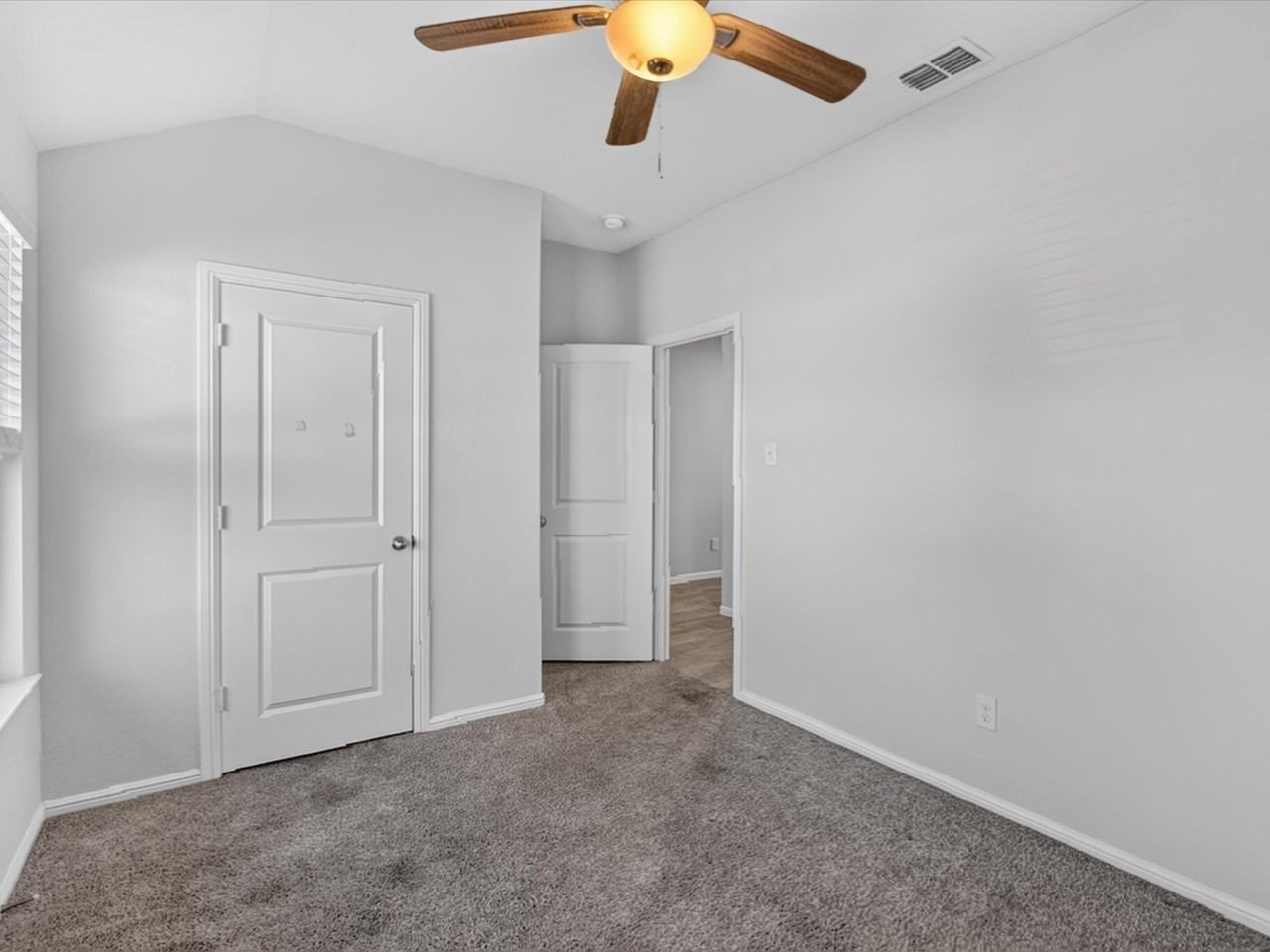 2225 Blythwood Trl - Photo 6 of 31