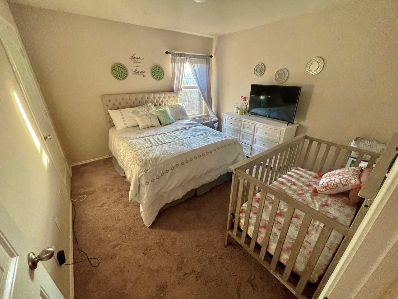 2305 Willard Way - Photo 3 of 16