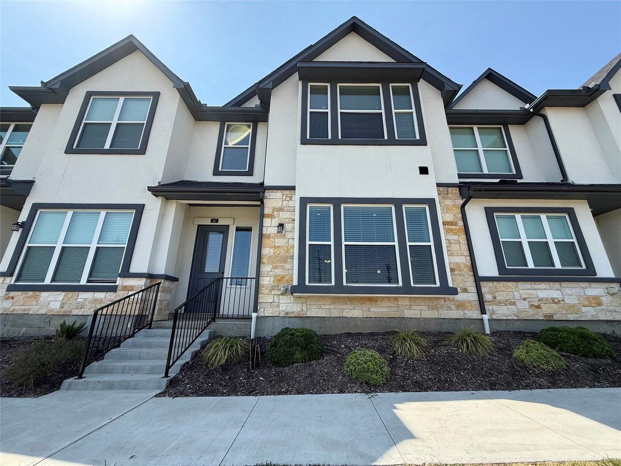 267 Mule Deer Mews - Photo 2 of 22