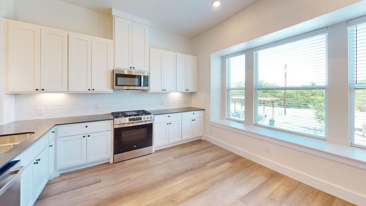 267 Mule Deer Mews - Photo 4 of 22