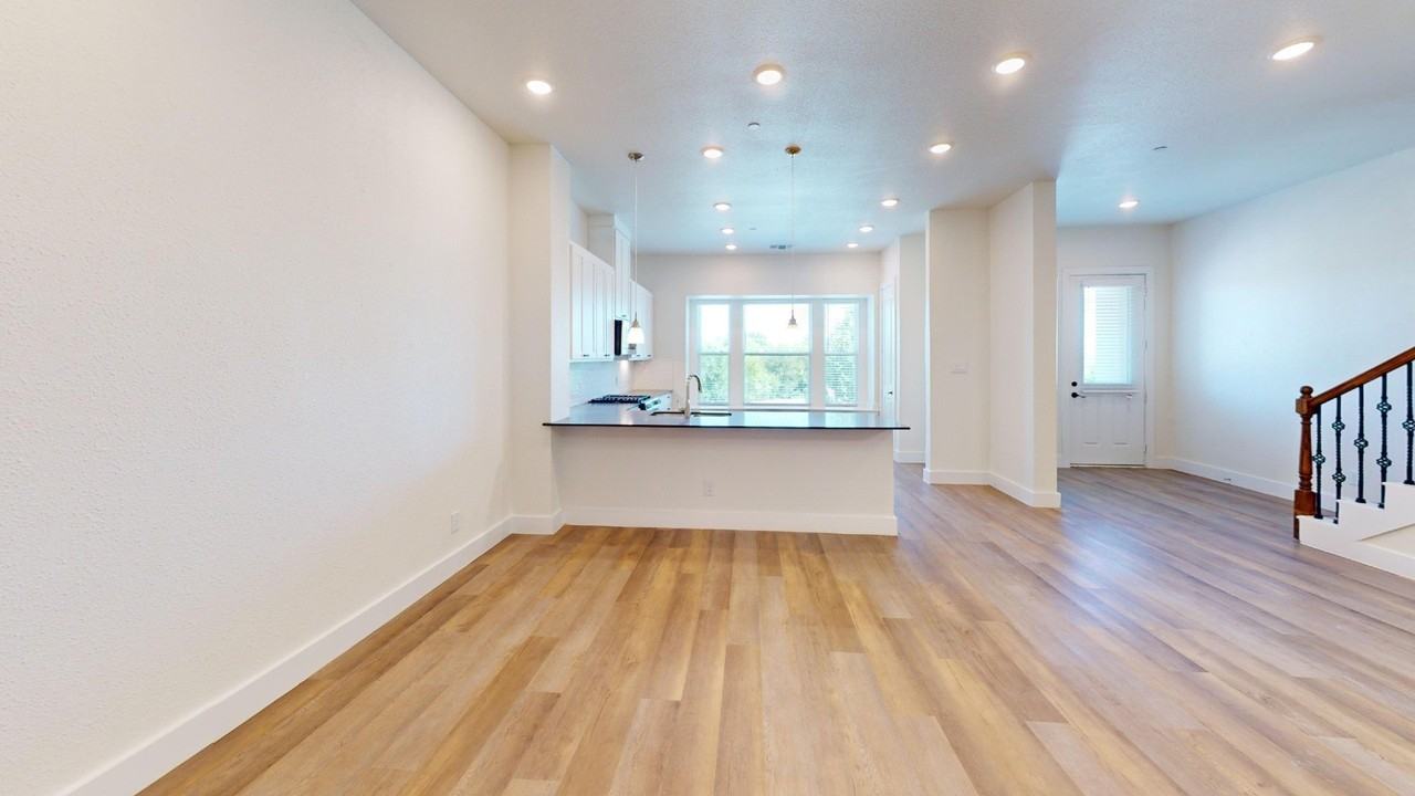 267 Mule Deer Mews - Photo 7 of 22