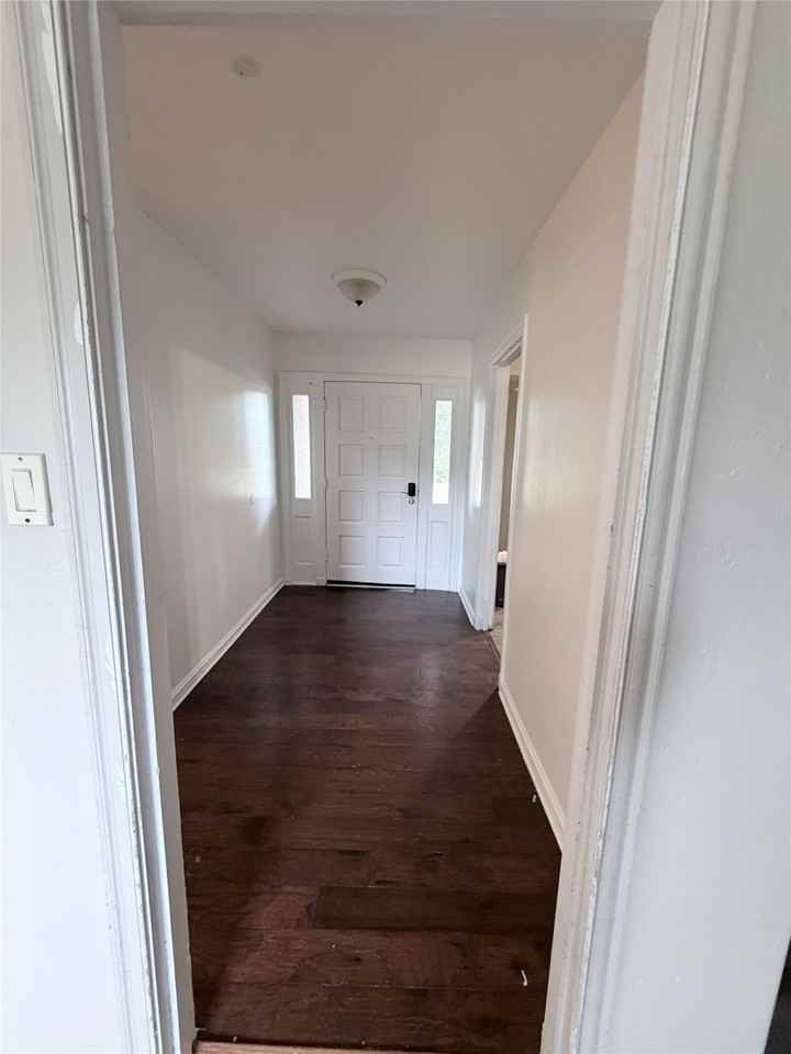 701 W Saunders St - Photo 2 of 14