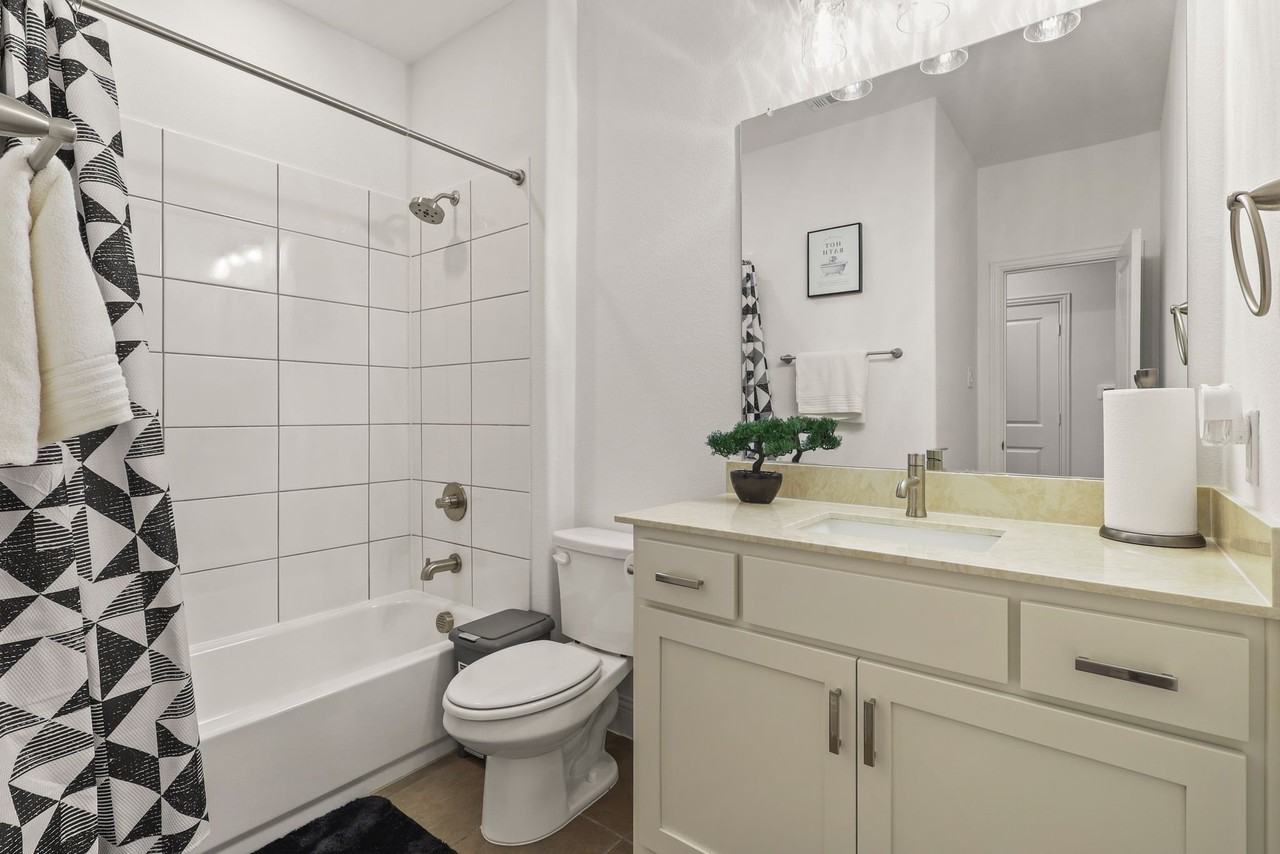 112 Canonbury Dr - Photo 7 of 16