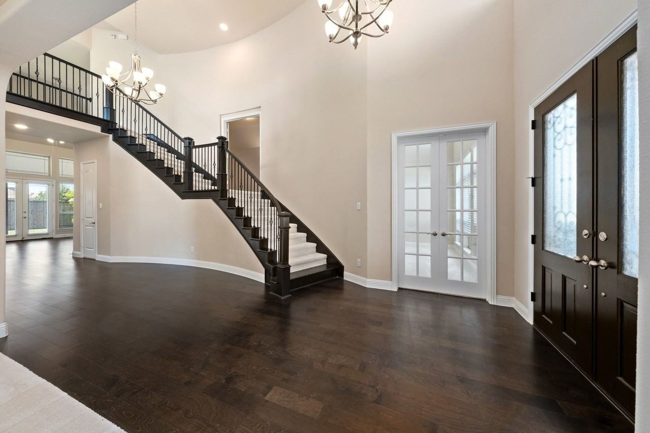 1730 Sweetwater Ln - Photo 6 of 40