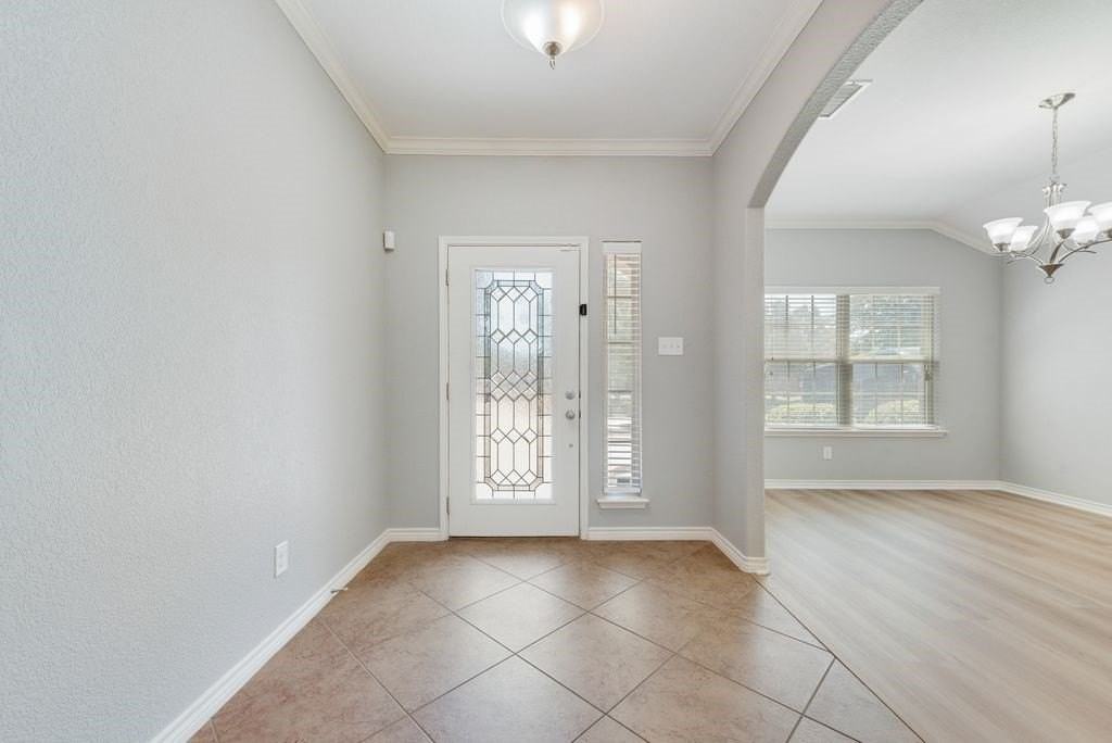 5836 Sunny Meadow Ln - Photo 7 of 27