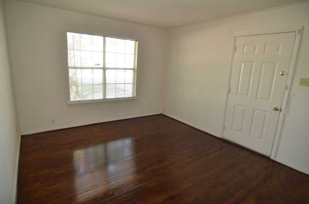 700 Grande Dr - Photo 3 of 7