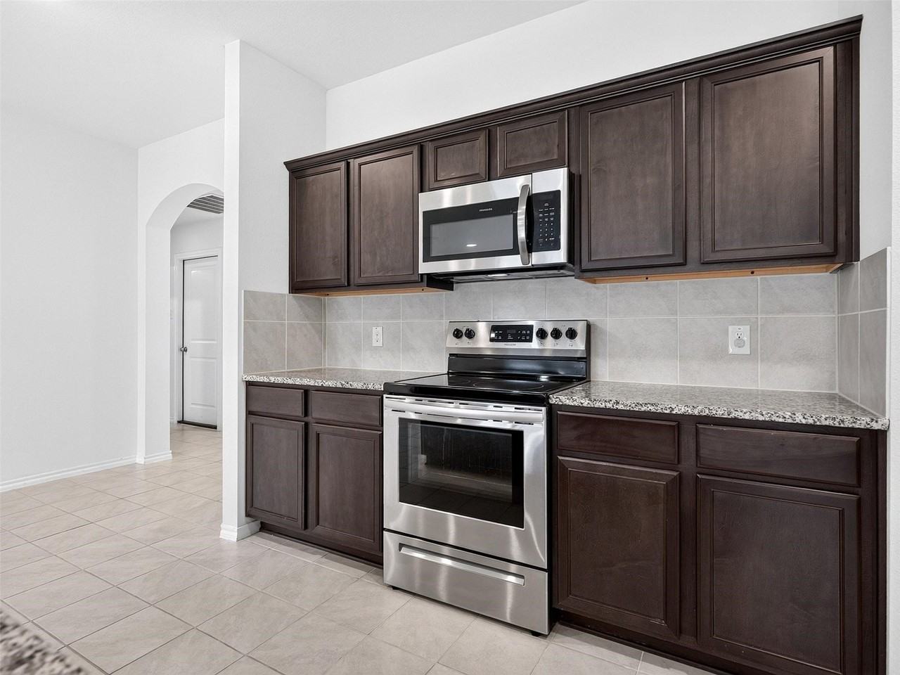 1111 Meadow Side Dr - Photo 3 of 30