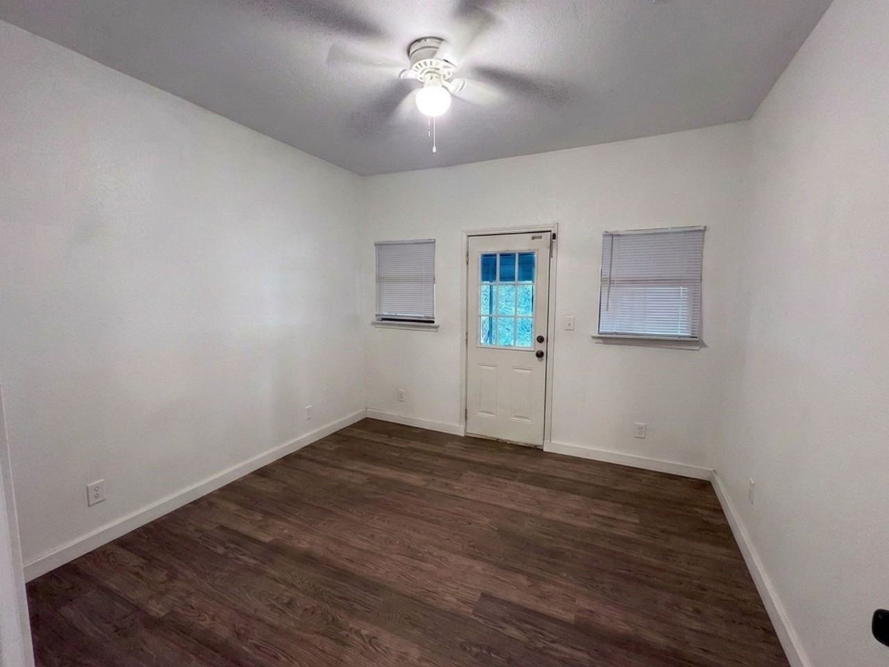 328 E High St - Photo 7 of 9