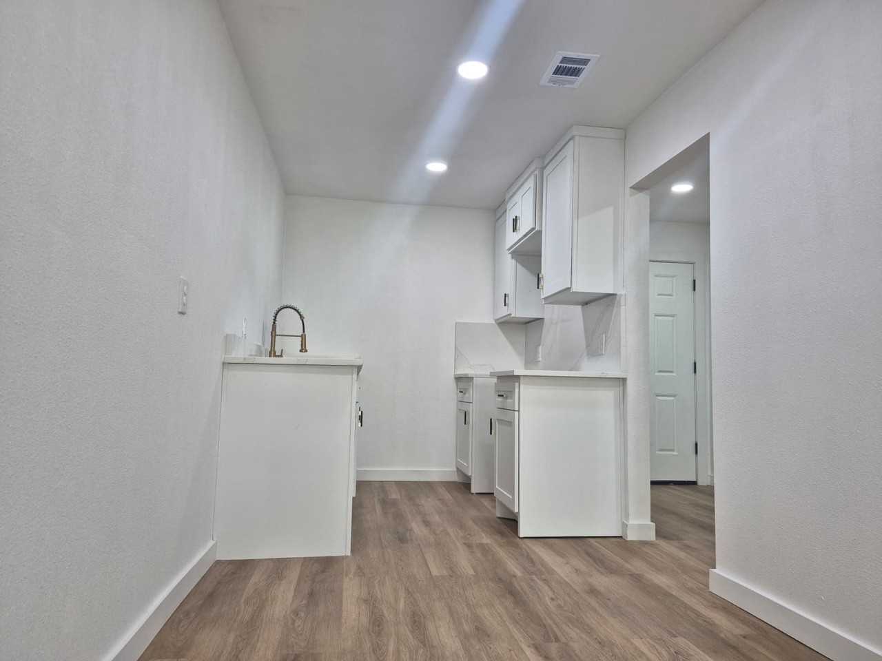 5057 Ridglea Ln #1107 - Photo 6 of 20