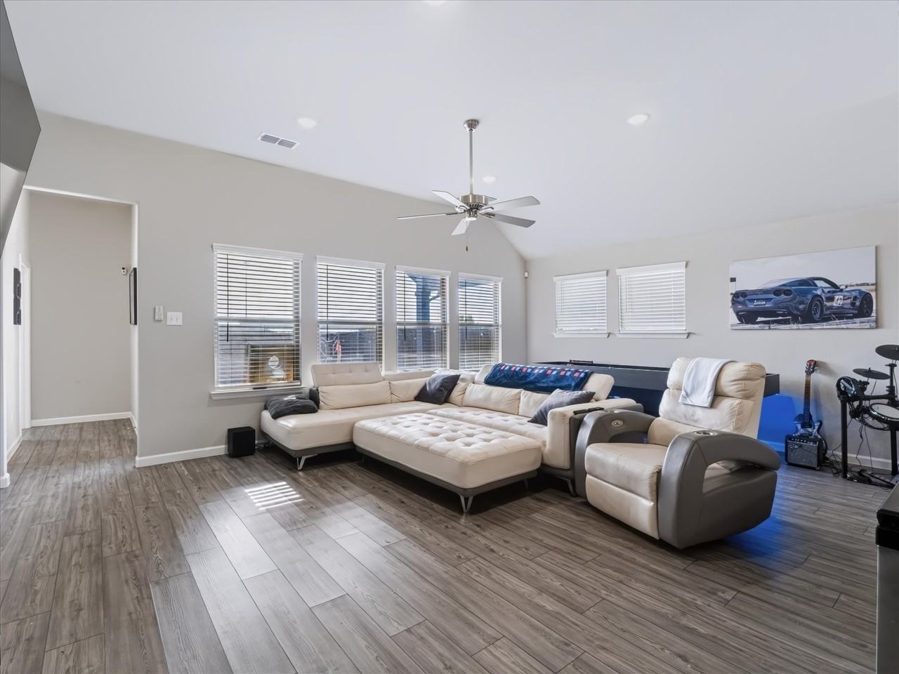 2913 Sunnyside Dr - Photo 4 of 26