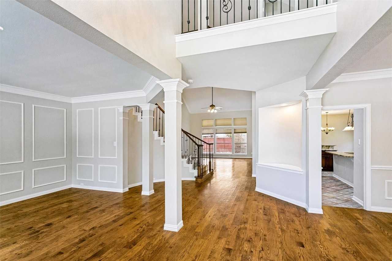 2208 Scenic Dr - Photo 4 of 36