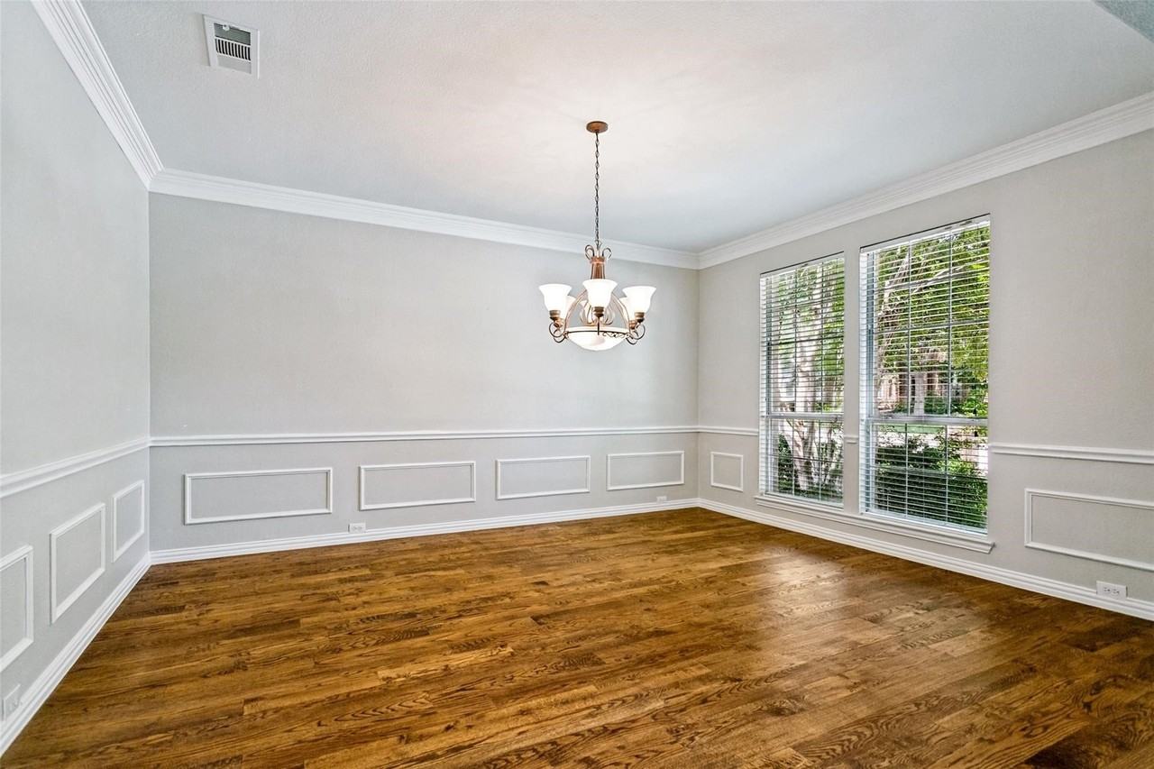 2208 Scenic Dr - Photo 6 of 36