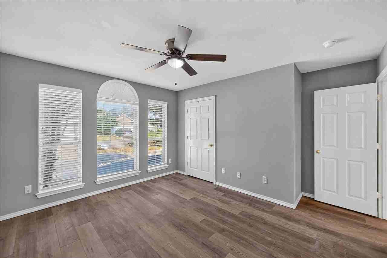 352 Mesquite Hill Dr - Photo 3 of 20