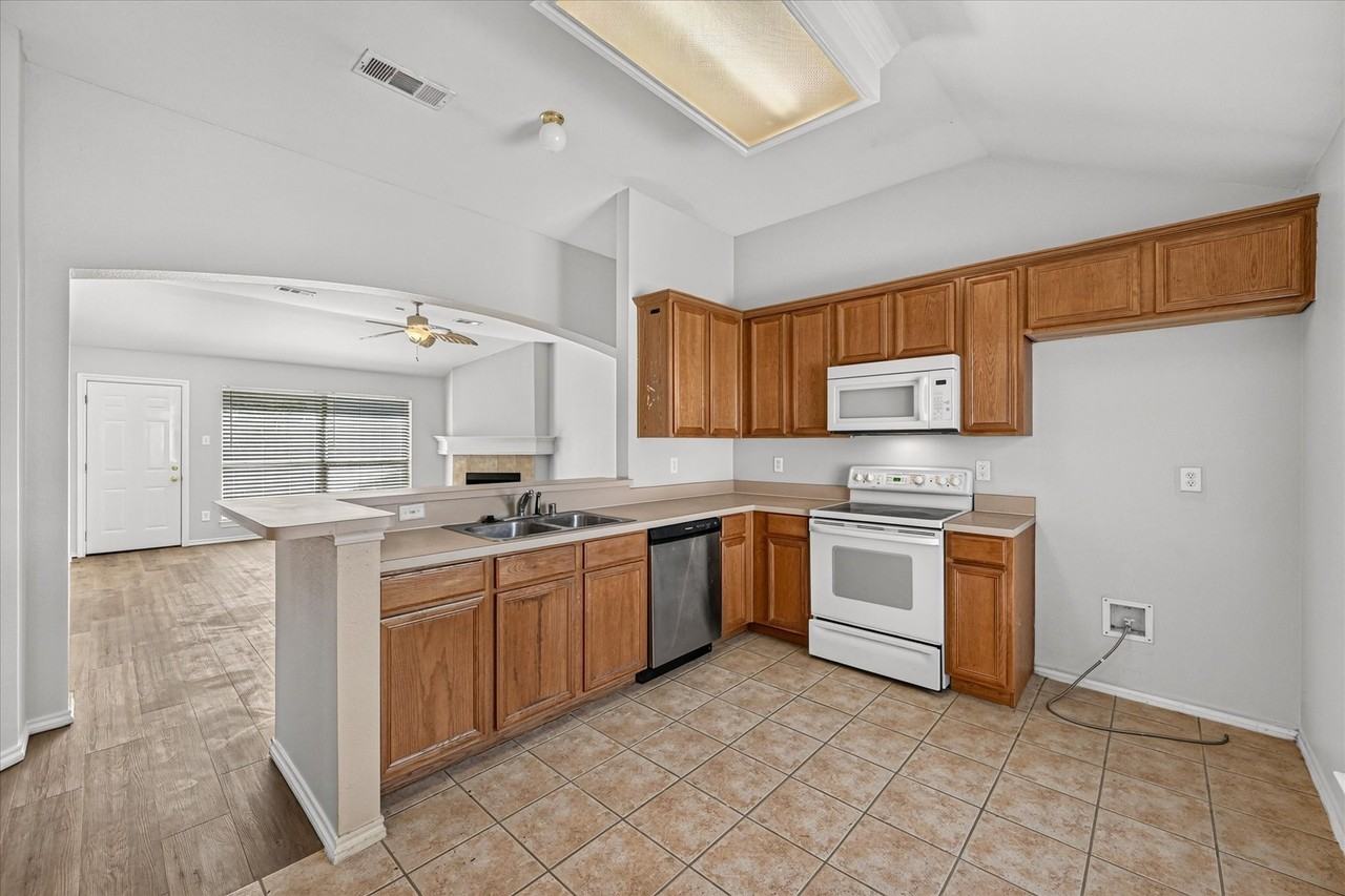 352 Mesquite Hill Dr - Photo 6 of 20