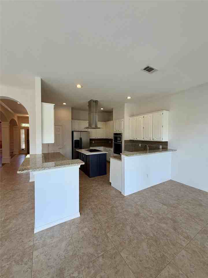 719 Parkway Blvd - Photo 5 of 15