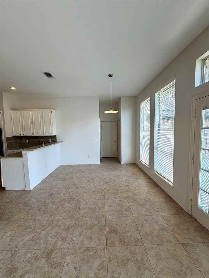719 Parkway Blvd - Photo 7 of 15