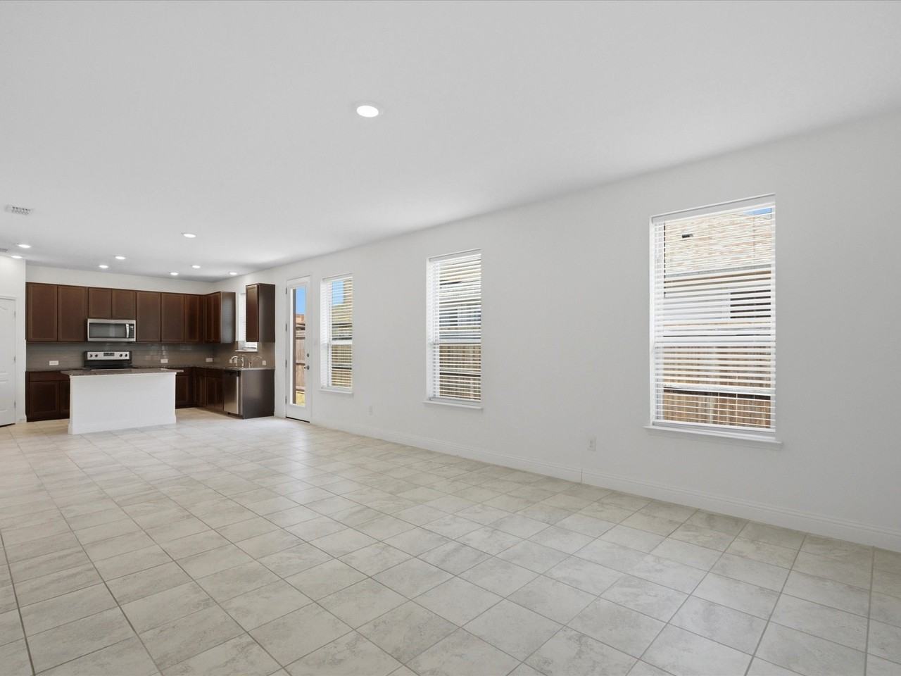 10236 Fox Springs Dr - Photo 5 of 29