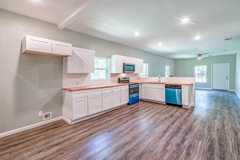 1457 W Austin St - Photo 1 of 1