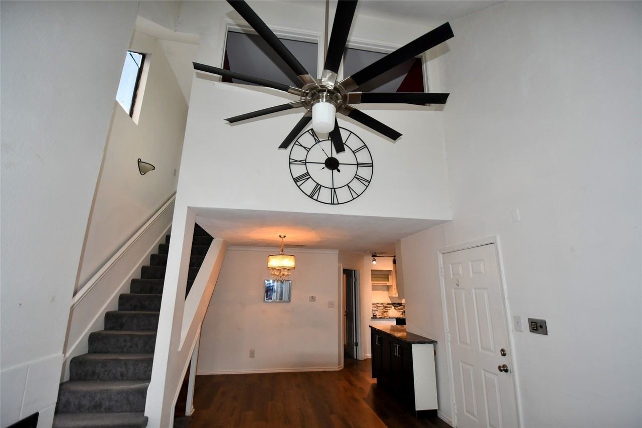 3121 Sondra Dr #204 - Photo 3 of 18