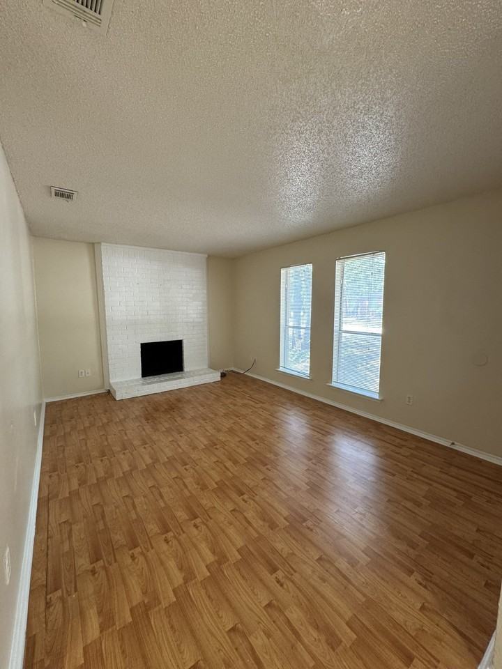 7004 Lincoln Dr - Photo 2 of 14