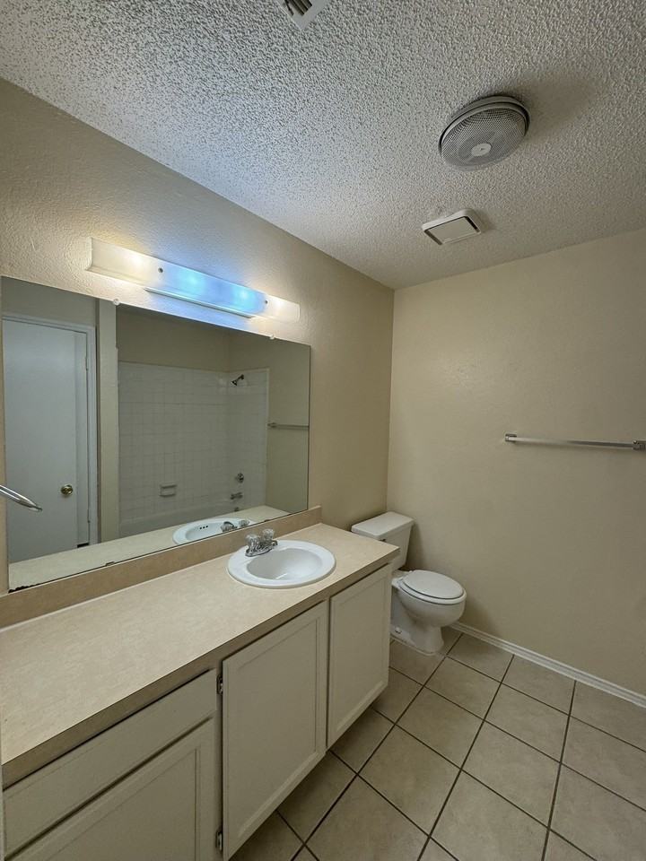 7004 Lincoln Dr - Photo 7 of 14