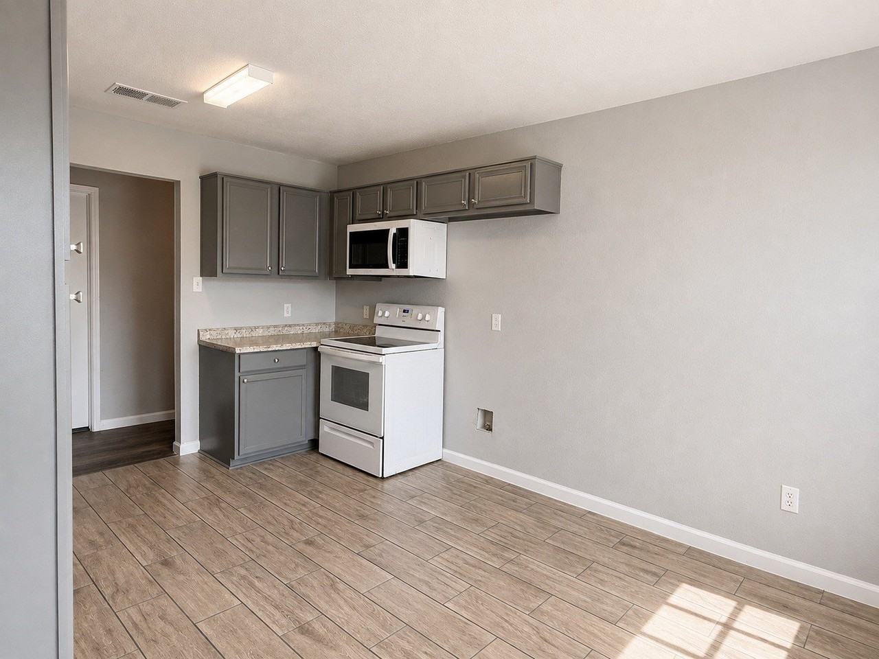 3002 Mesa Ridge Trl - Photo 5 of 20