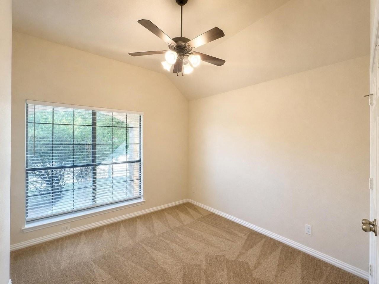 304 Blythe Bridge Dr - Photo 3 of 17