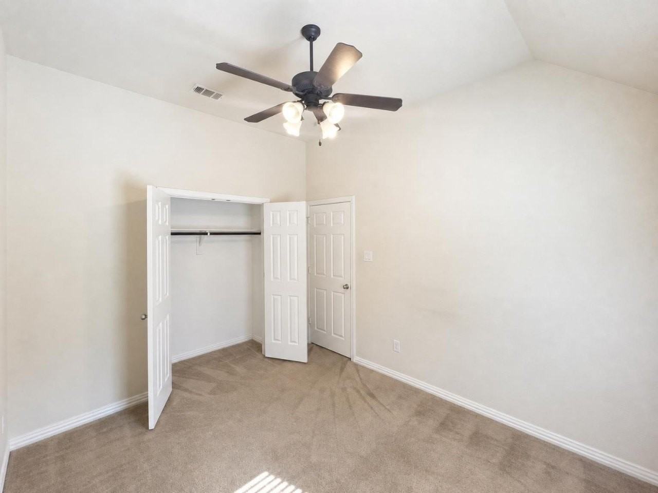 304 Blythe Bridge Dr - Photo 5 of 17