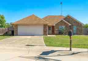 featured image of 2210 Kaitlyn Cir
