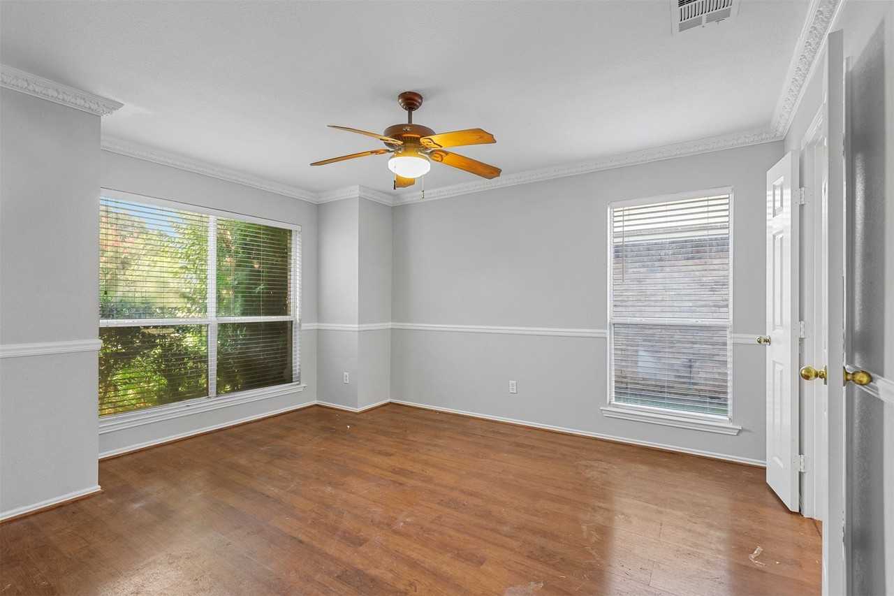 813 Jockey Club Ln - Photo 4 of 16