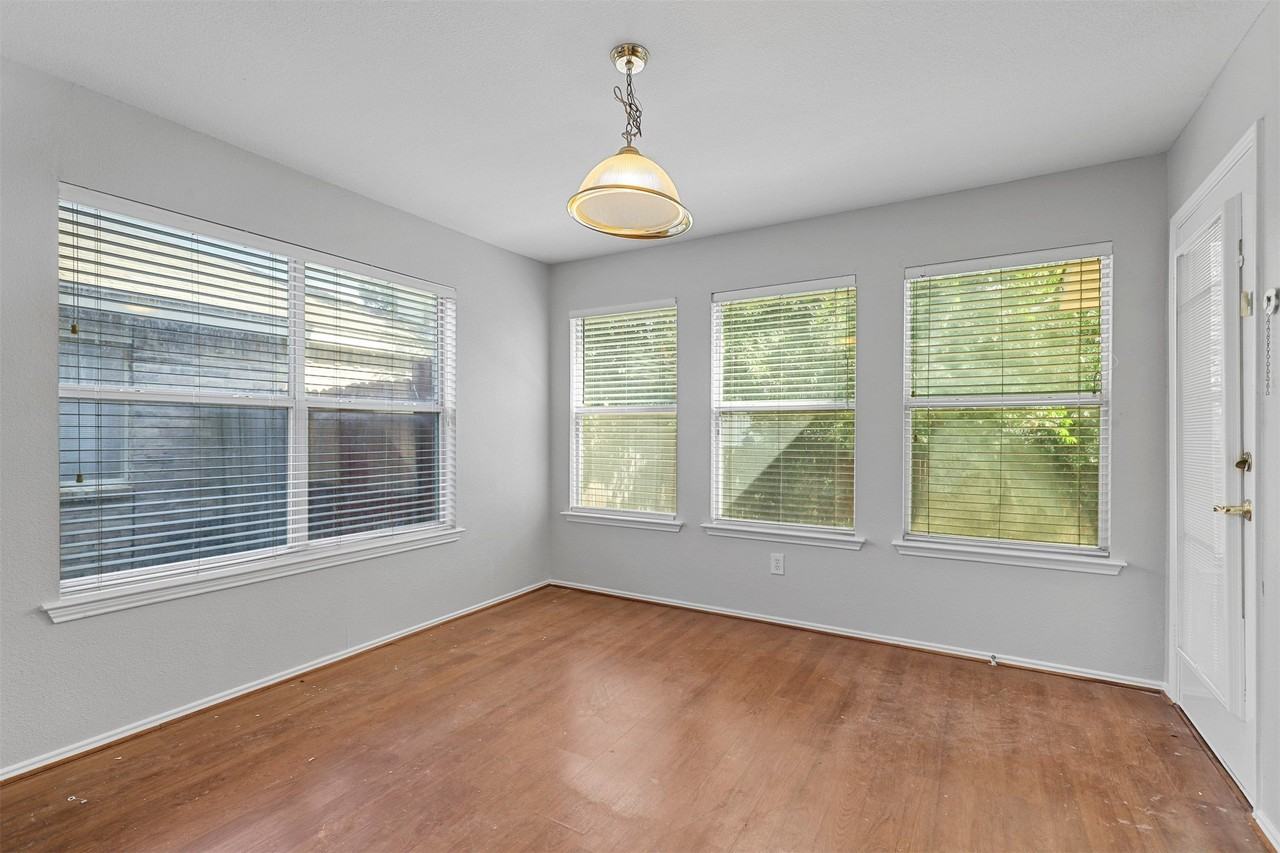 813 Jockey Club Ln - Photo 5 of 16