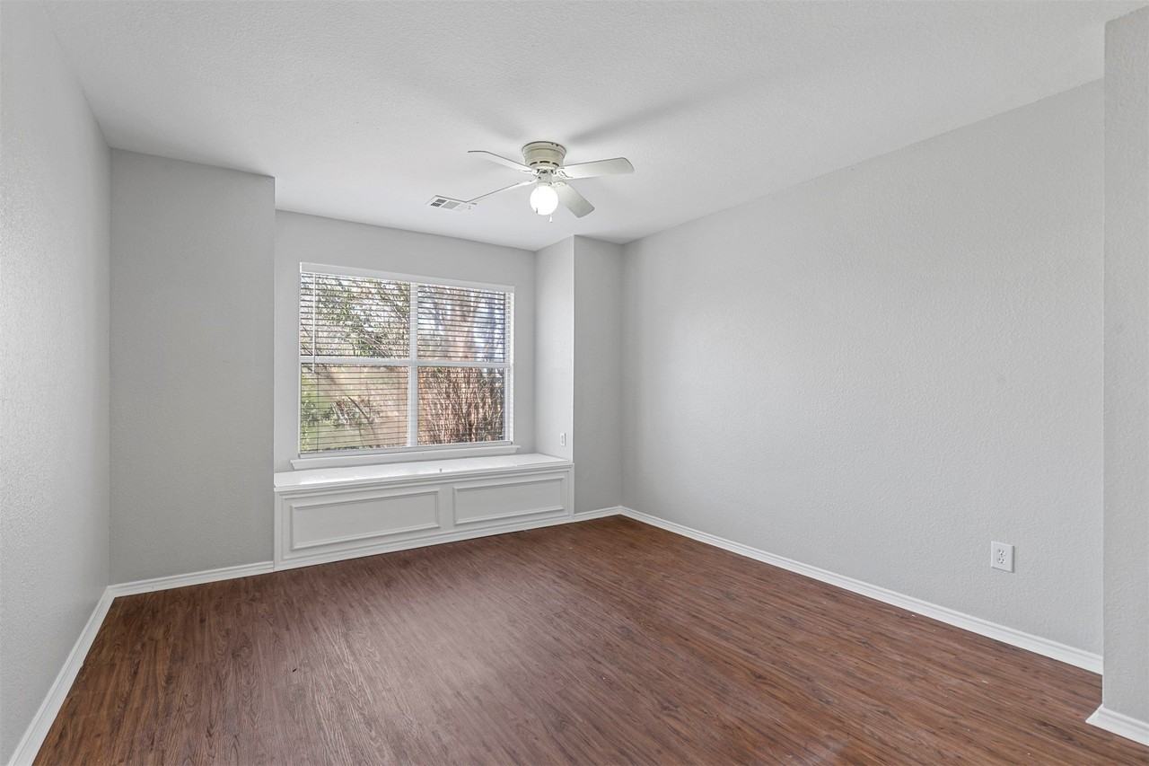 813 Jockey Club Ln - Photo 6 of 16