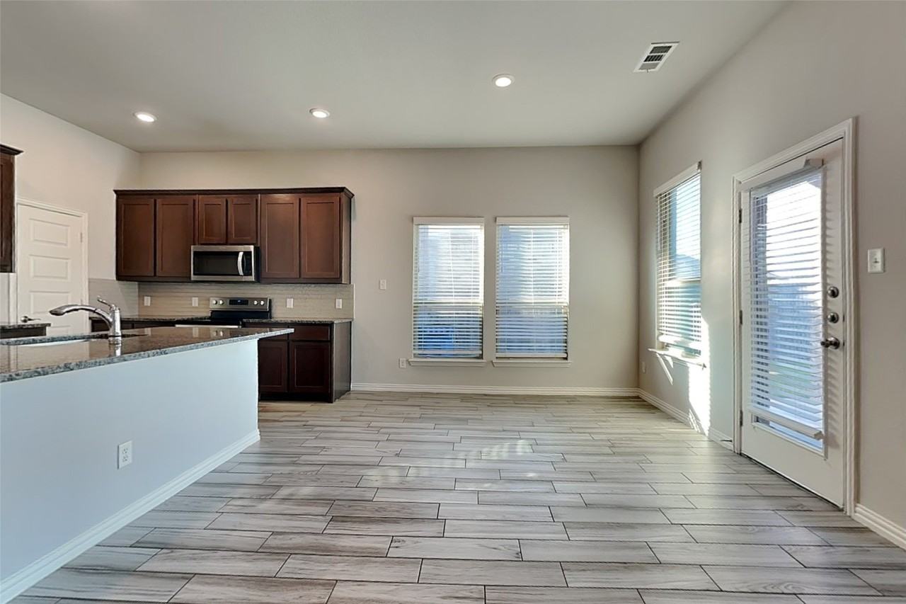 273 Cisco Trl - Photo 5 of 19