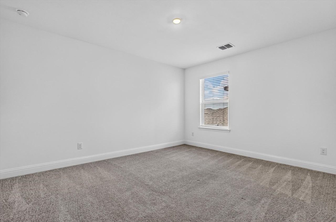 1301 Espada St - Photo 7 of 24