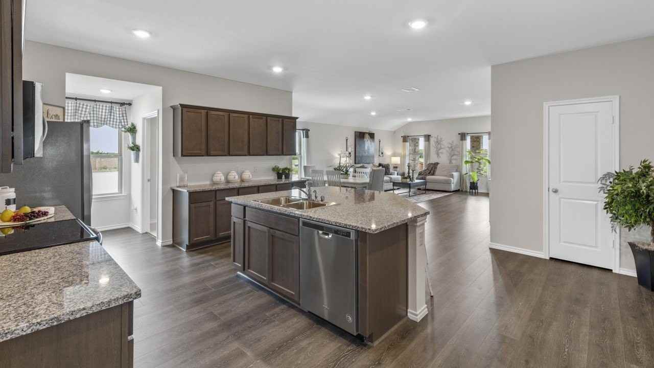 3928 Amethyst Dr - Photo 4 of 7
