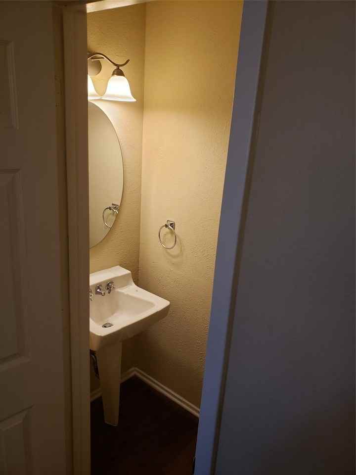 5757 Martel Ave #B10 - Photo 4 of 13