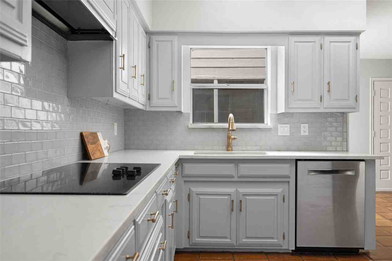 9535 Viewside Dr - Photo 7 of 28