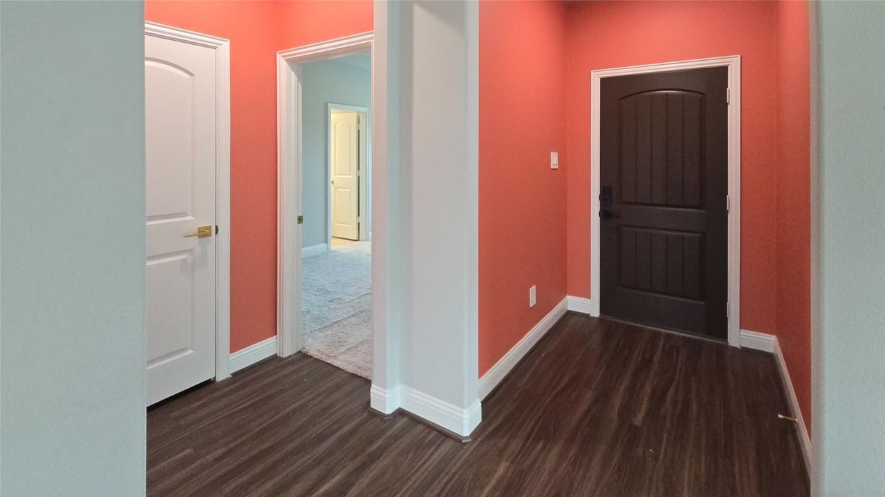 1416 Waverley Dr - Photo 3 of 20