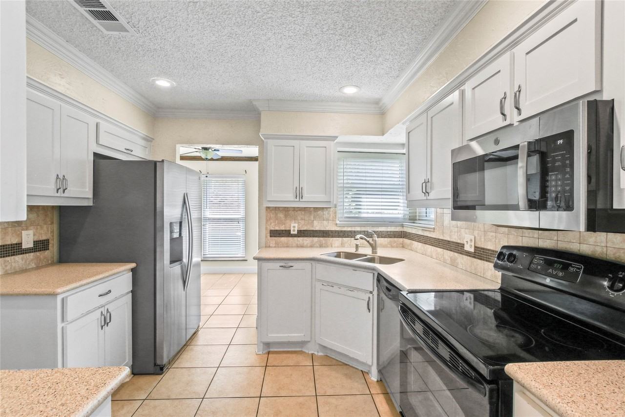 7838 Williams Ave - Photo 7 of 36