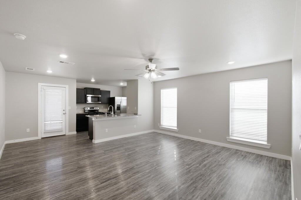1900 June Bug Ln - Photo 7 of 29