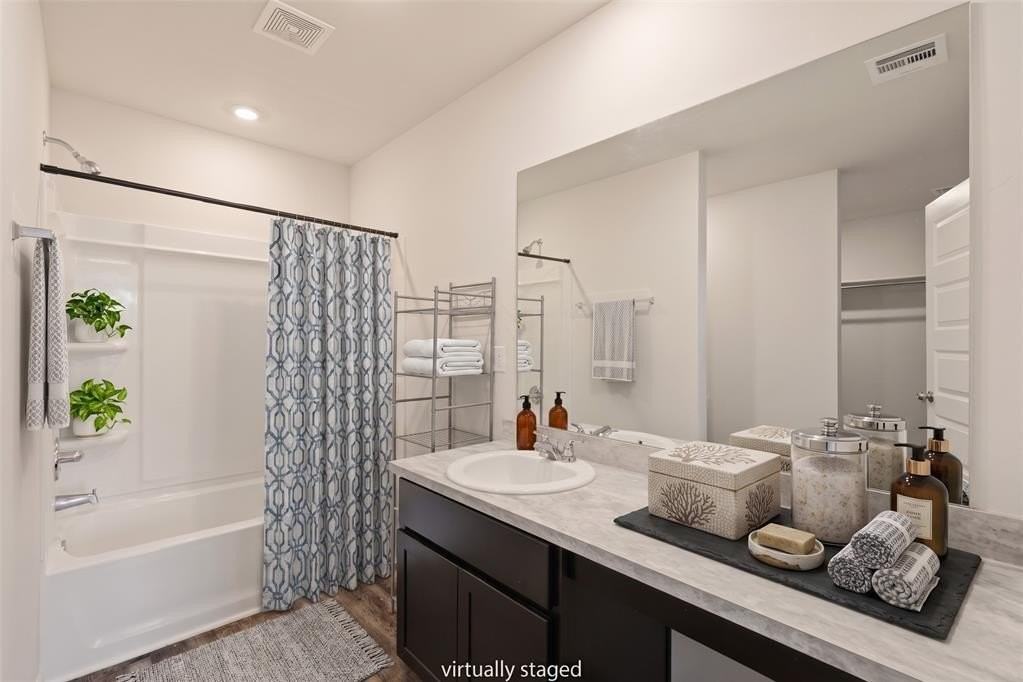11832 Nw 94th St - Photo 5 of 38