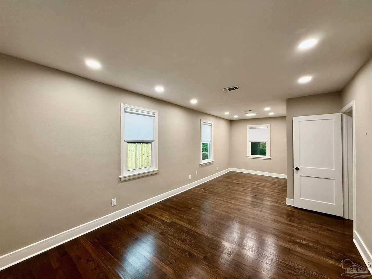 2050 N 13th Ave - Photo 3 of 21