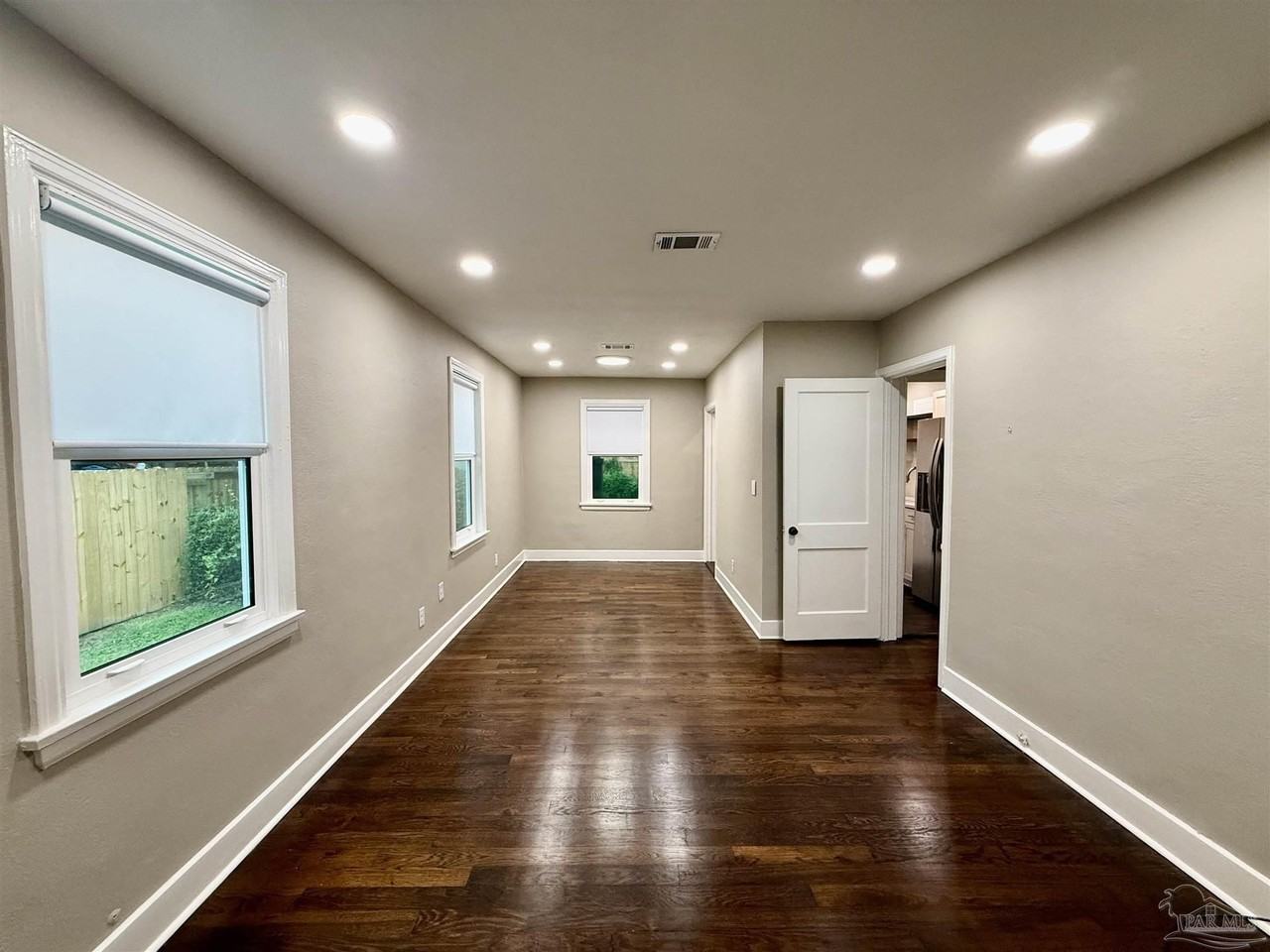 2050 N 13th Ave - Photo 4 of 21
