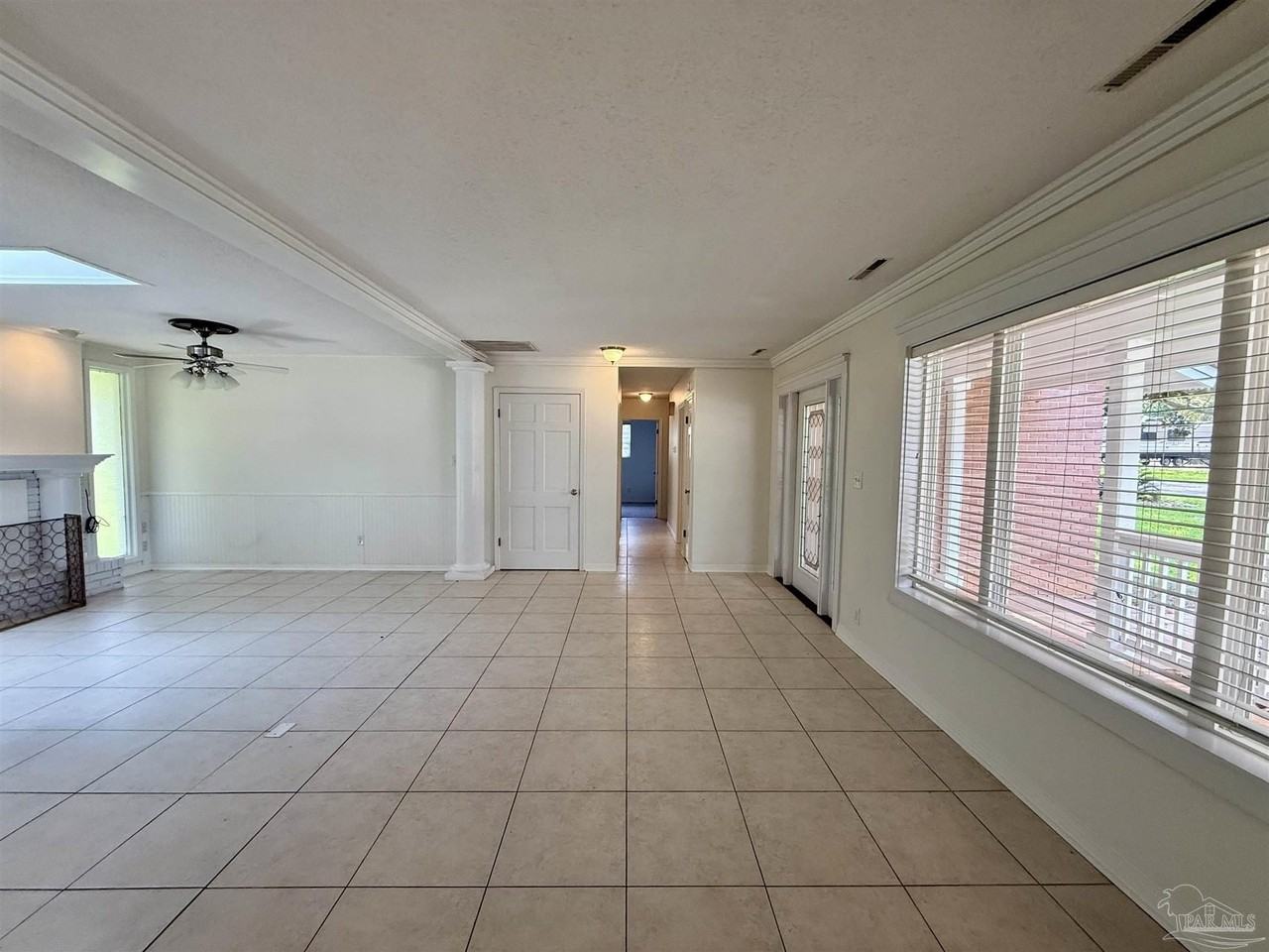 204 Nandina Rd - Photo 3 of 16