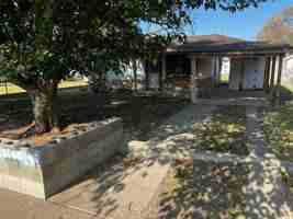 featured image of 2105 N Tom Green Ave