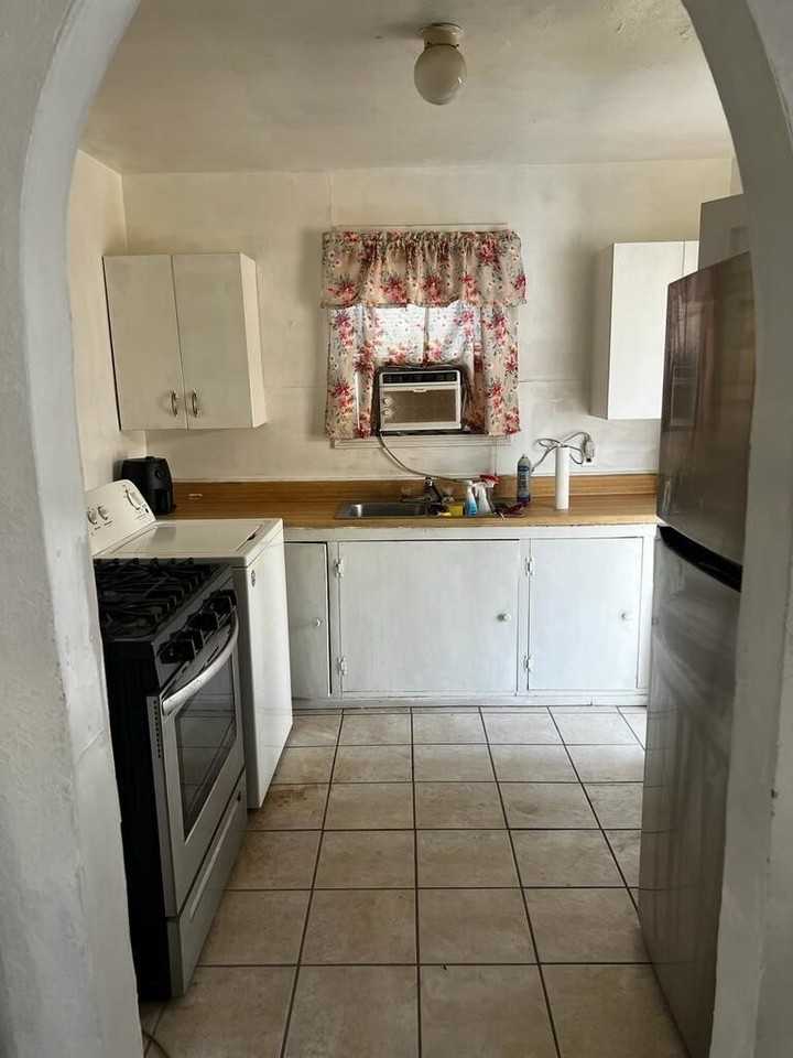 2105 N Tom Green Ave - Photo 2 of 4