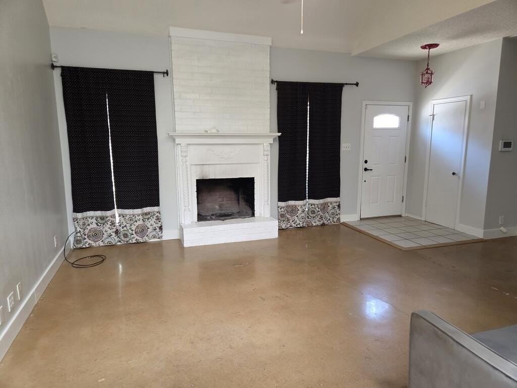 724 Melton Aly - Photo 2 of 13