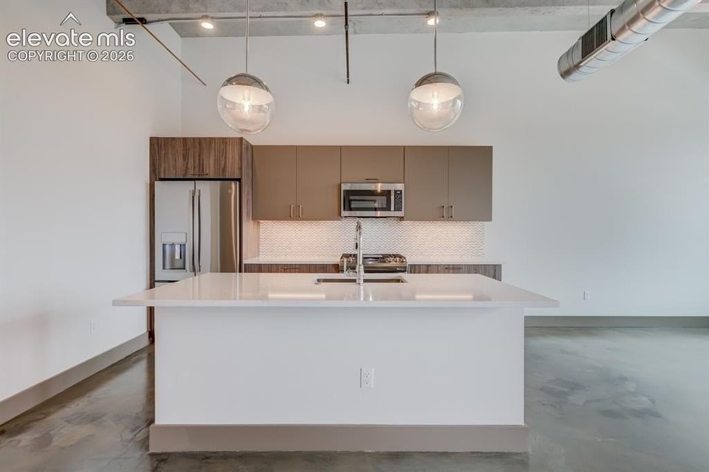 415 E Pikes Peak Ave #403 - Photo 6 of 14